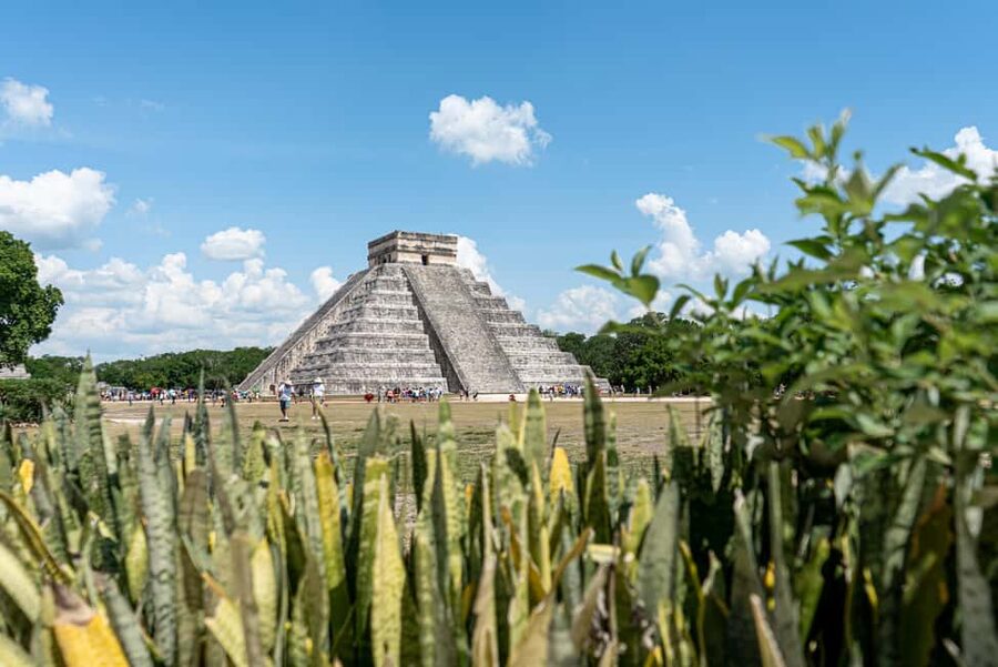 Cancun: Chichen Itza Early Access Guided Tour - The guides bring Mayan culture beyond the monuments