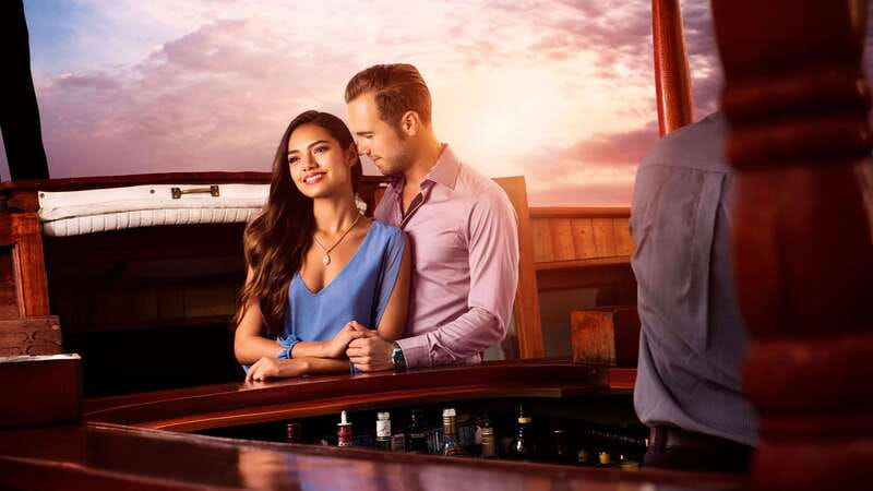 Cancun: Columbus The Romantic Dinner Cruise - Boarding early can shape your evening