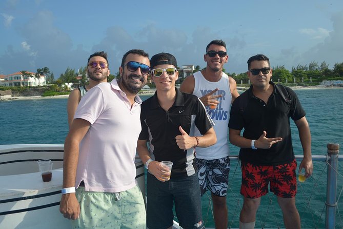 Cancun Dancer Cruise to Isla Mujeres with Snorkeling and Lunch - The return ride and the crew’s role
