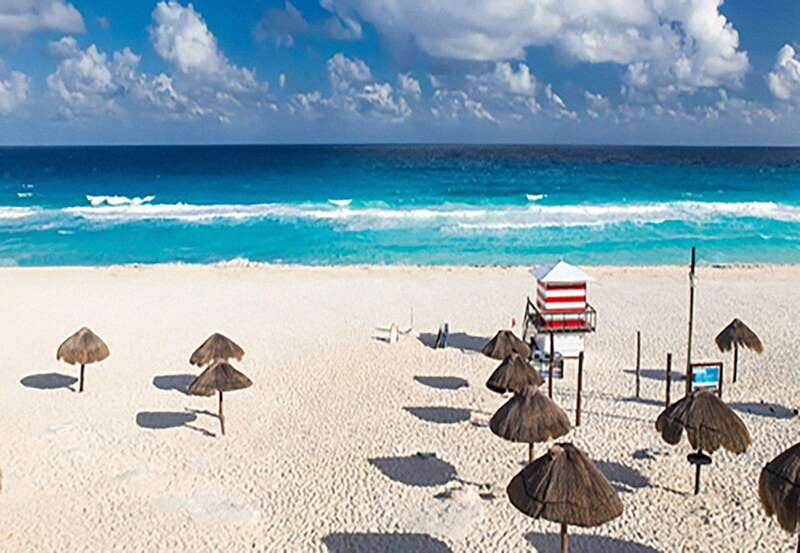 Cancun: Hop-On-Hop-Off Sightseeing Bus Tour - The Hotel Zone Circuit: beaches, malls, and the famous sign