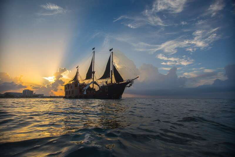 Cancún: Jolly Roger Pirate Dinner Cruise 2025 - Five things to know before boarding