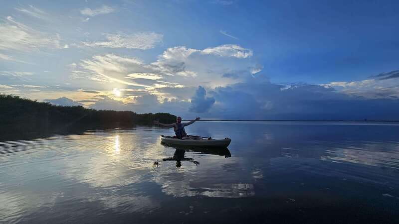 Cancun: Kayaking Tour in Nichupte Lagoon - Who should book this lagoon tour?