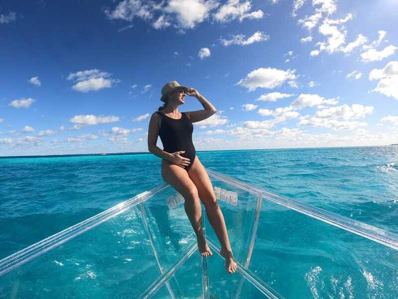 Cancún: Nichupté Lagoon Transparent Boat Tour with Drinks - Comfort, sun, and accessibility details