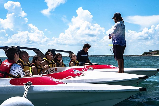 Cancun speedboat and snorkel tour: shared speedboat - What the guides add to the experience