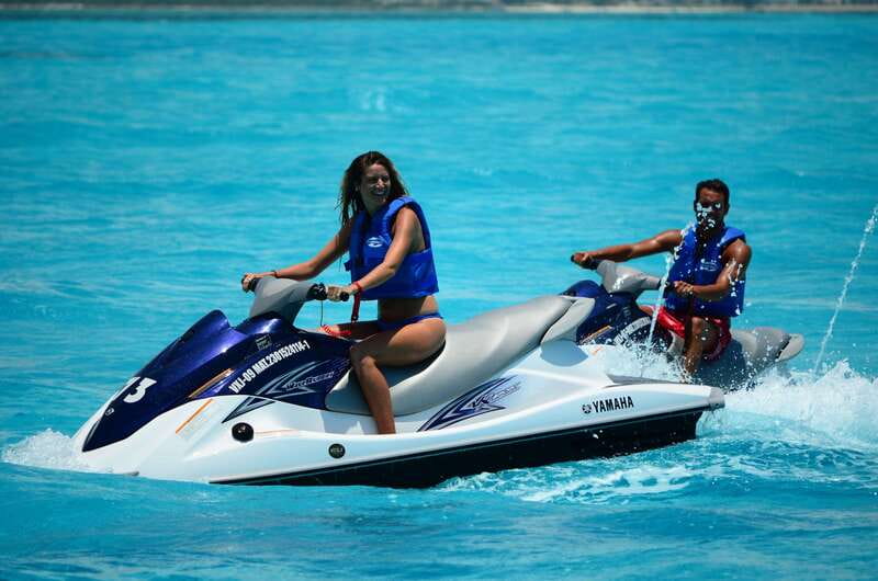 Cancun: Waverunner in Nichupte Lagoon - Arriving at Nichupte Lagoon