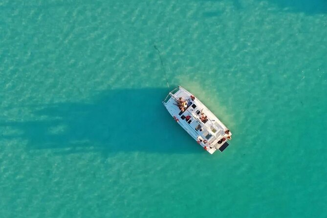 Catamaran Adventure: Sailing and Swimming in the Bacalar Lagoon - Sailing, swimming, and the chance of a boat change