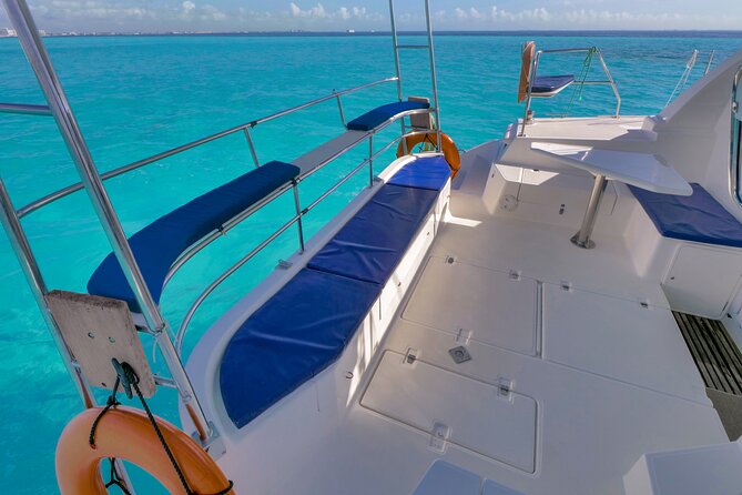 Catamaran Cancun to Isla mujeres Lunch OpenBar and Snorkeling - Chaacmol reef and the underwater statues