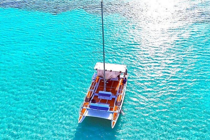 Catamaran Snorkel Adventure to El Cielo and The Money Bar Beach - Crew service and the feel of a shared catamaran