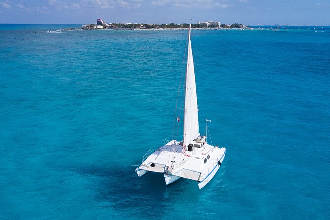 Catamaran with Snorkeling and North Beach, Isla Mujeres - The return sail and family atmosphere