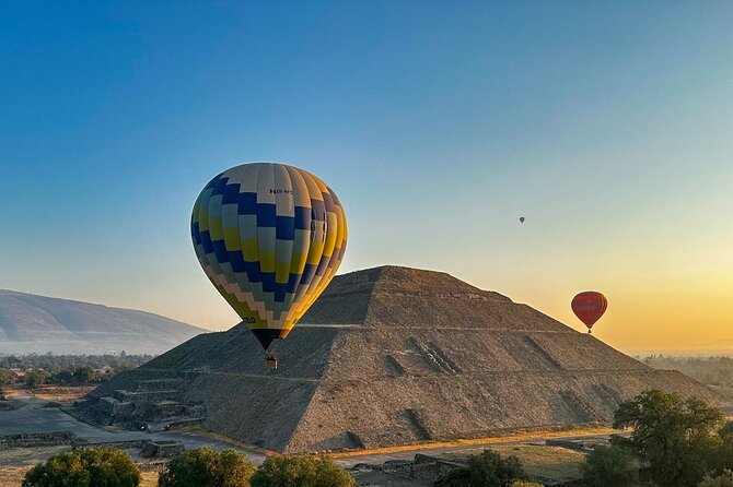 CDMX balloon flight, breakfast, pickup and visit to Teotihuacán - Craft Shops and Mezcal Tasting