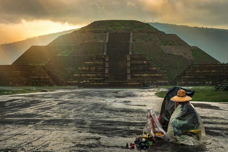 CDMX: Tour of the ruins of Teotihuacan, Tlatelolco, and Guadalupe - Three major chapters in one nine-hour tour