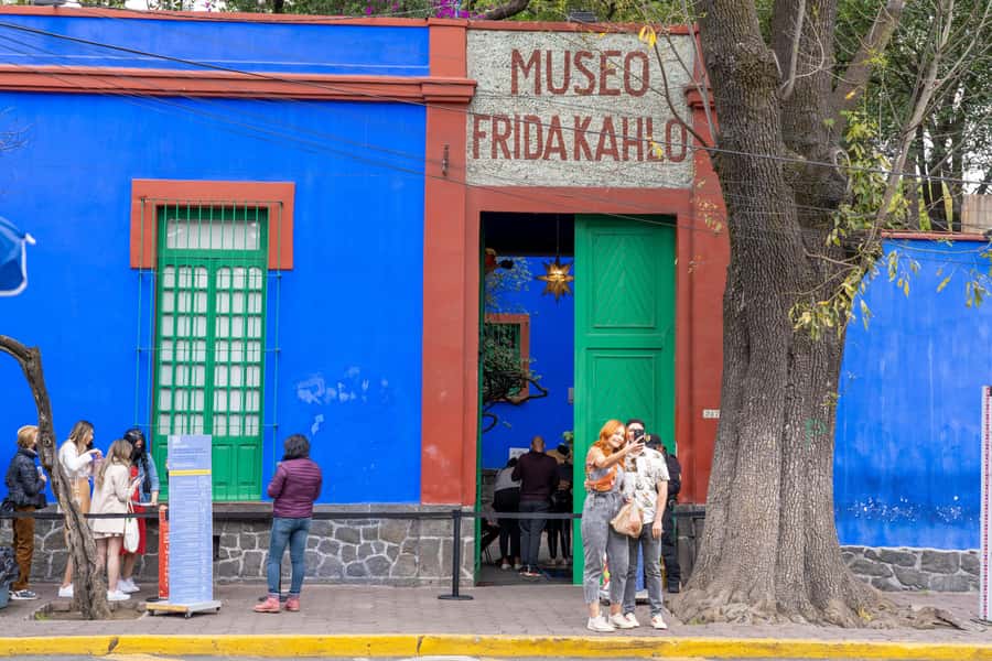 CDMX: Xochimilco, Coyoacan, Frida Kahlo Museum & Murals Tour - Coyoacán’s cobblestones and leafy plazas