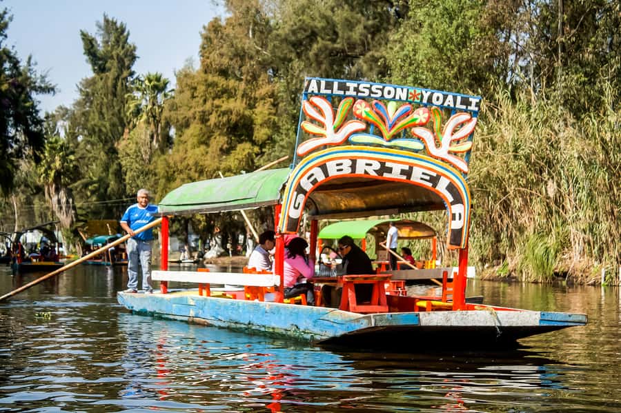 CDMX: Xochimilco, Coyoacan, Frida Kahlo Museum & Murals Tour - Xochimilco by trajinera