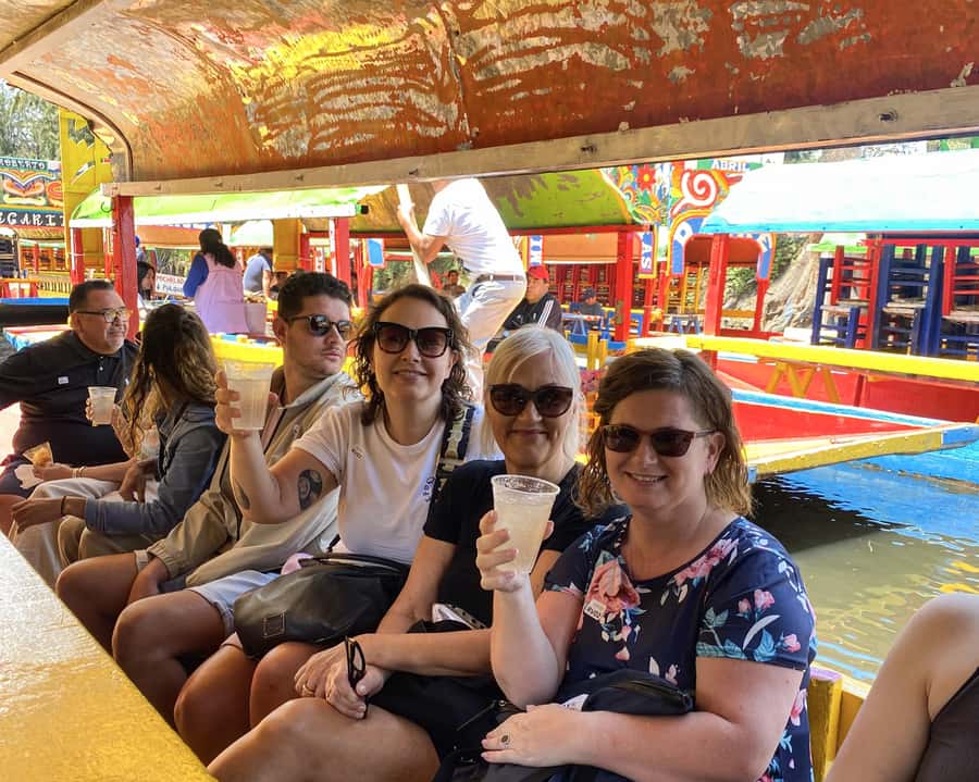 CDMX: Xochimilco Trajinera Party, Drinks, Mariachi & Tacos - What the 135 to 315 minutes really means