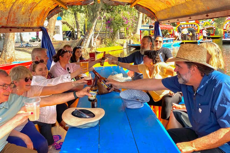 CDMX: Xochimilco Trajinera Party, Drinks, Mariachi & Tacos - Meeting at the dock and getting the evening started