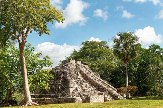 Chacchoben Mayan Ruins and Bacalar Lagoon Combo Tour from Costa Maya - Walking through Chacchoben’s Maya ruins