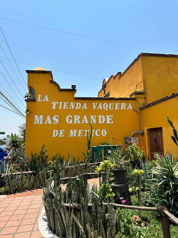 Chapala and Ajijic Tour from Guadalajara with 3 Potrillos - Rancho los 3 Potrillos and the guitar-shaped pool
