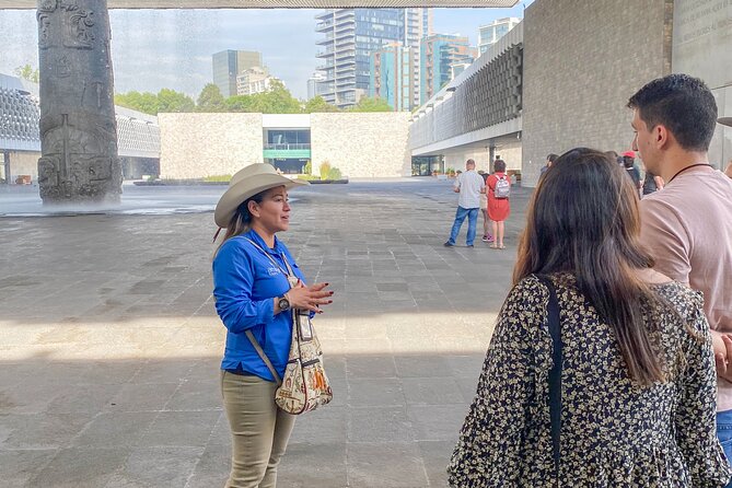 Chapultepec Castle & Anthropology Museum Tour - Reaching Chapultepec Castle