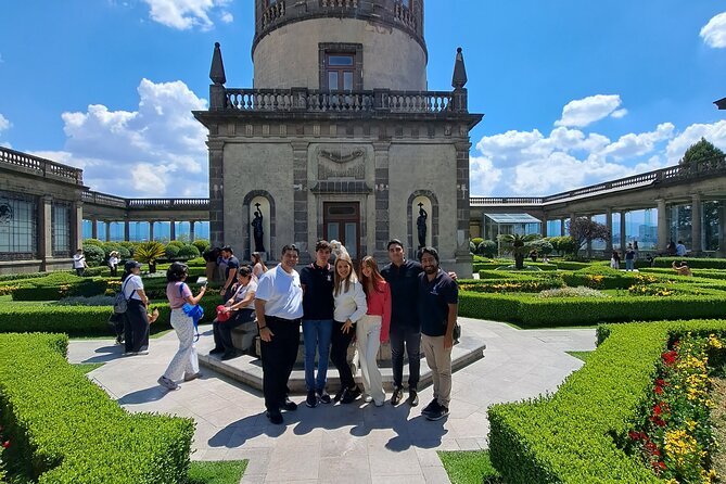 Chapultepec Castle Tour and its surroundings - Guide quality and the importance of timing