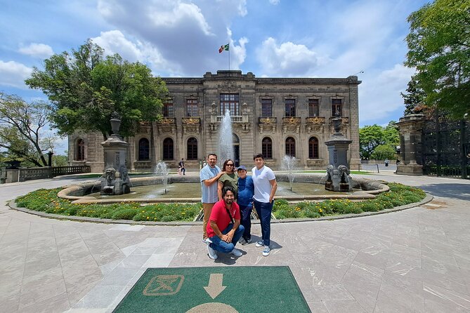 Chapultepec Castle Tour and its surroundings - Three hours inside the National History Museum