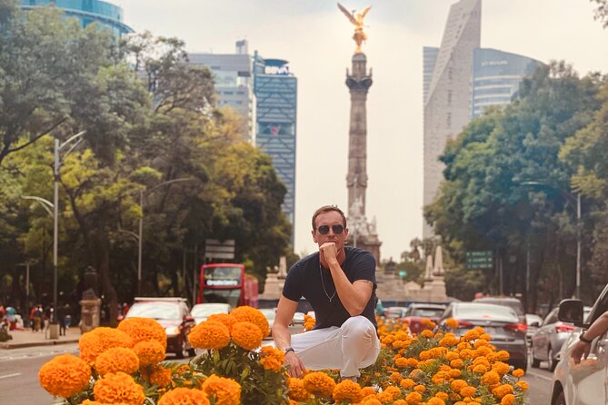 Cheerful Introduction Walking Tour in Roma, Condesa & Juarez - Avenida Amsterdam reveals Condesa’s unusual shape