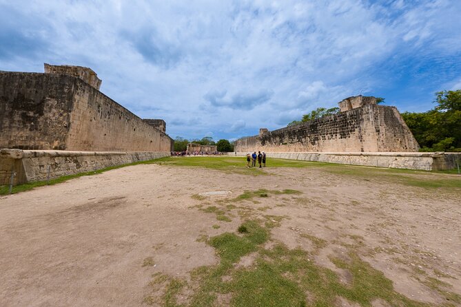 Chichén Itzá Ancestral Tour from Playa del Carmen with Cenote - Valladolid: A Short Glimpse Of A Colonial Town