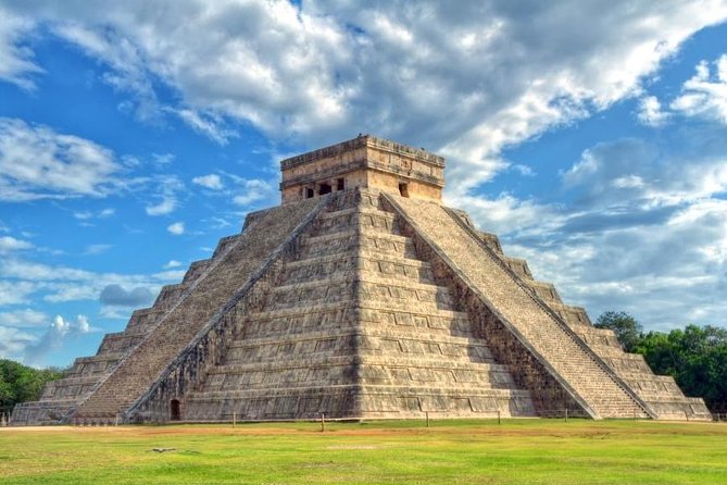 Chichen Itza by Van: Reduced Group, Tour Guide, Fast Trip & Lunch - Hotel pickup and the van transfer