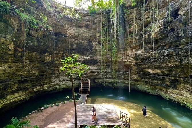 Chichen Itza, Cenote, and Valladolid Tour - The bus and group size matter