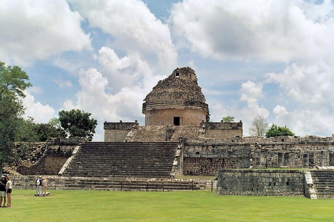 Chichen Itza, Cenote Ik Kil, Coba Ruins Small Group Early Arrival - Group size, guides, and the bilingual issue