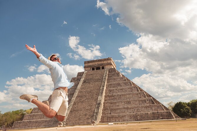 Chichén Itzá, Cenote Suytún, and Cenote Ikkil Guided Tour - An early start from Cancun, and a long ride west