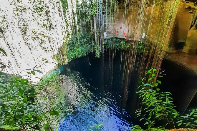 Chichén Itzá, Cenote Suytún & Cenote Ik-kil Expedition - Buffet lunch and the commercial pause