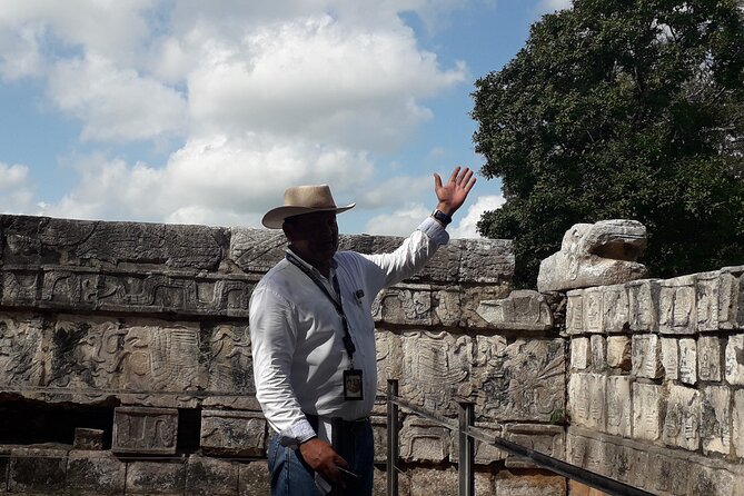 Chichen Itza, Cenote Swim & Izamal Magic Town with Buffet Lunch - Izamal’s yellow streets and Maya pyramid