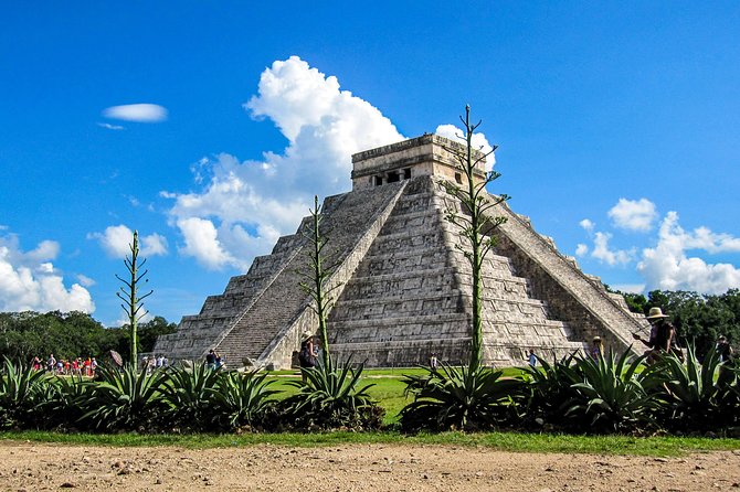 Chichen Itza & Ekbalam with Cenote Swim from Cancun - Chichen Itza and the Kukulkan Pyramid