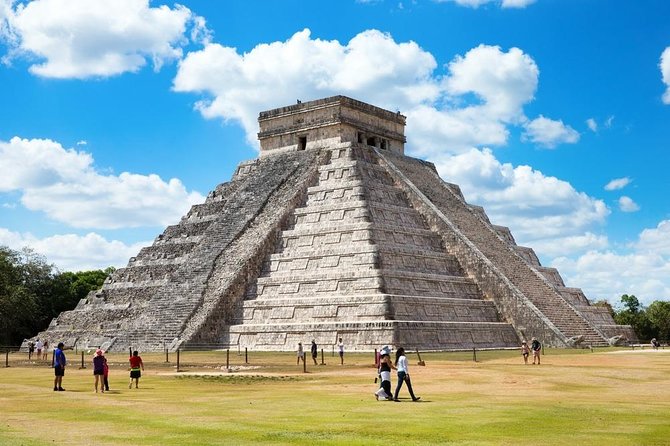 Chichen Itza Free Tours with Cenote Experience in Mexico - Group size and guide service