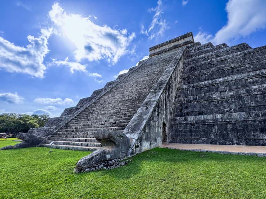 Chichen Itza On-Site Guided Tour with Certified Local Expert - Meeting your guide at the Chichén Itzá entrance