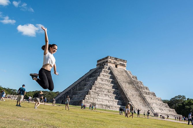 Chichén Itzá Premier Tour with Cenote Xunáan, Valladolid & Lunch - Cenote Xunáan: the refreshing middle stop