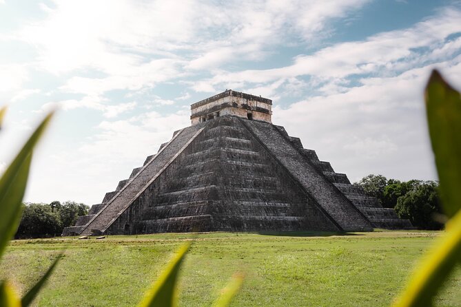 Chichen Itza Ticket with optional Guide - The First Stop: Entering Chichen Itza