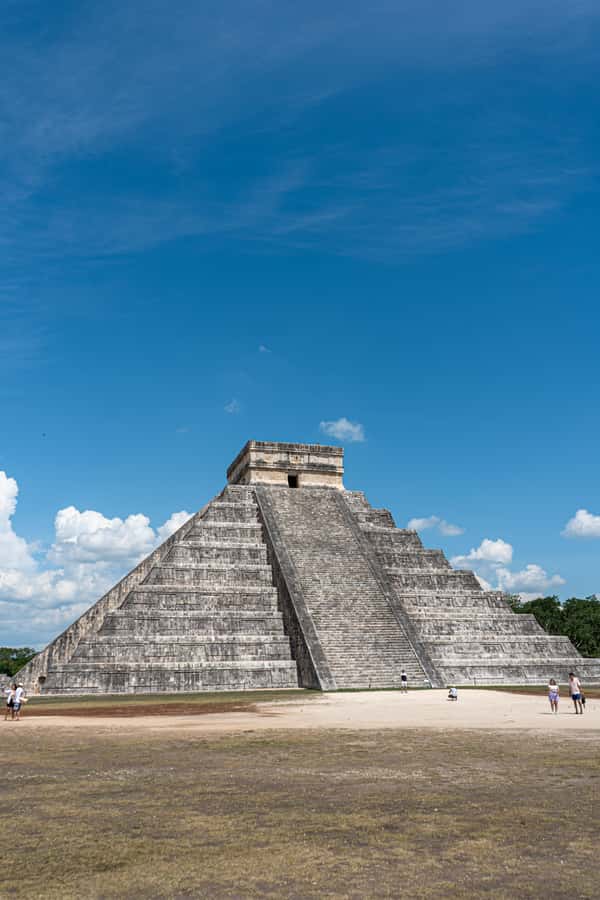 Chichén Itzá: Tour with Expert Tour Guide - Practical tips for heat, cameras, and comfort