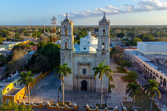 Chichen Itza, Transportation, lunch, cenote and Valladolid. - Lunch at a Mexican buffet