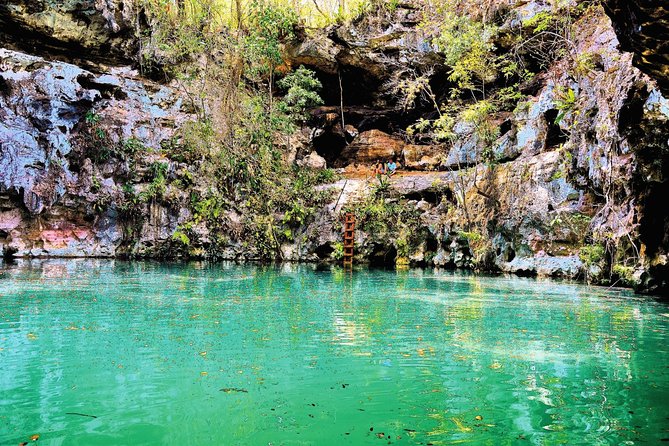 Choose your experience to live in Los 7 Cenotes San Gerónimo - The half-open cenote and the first look underground