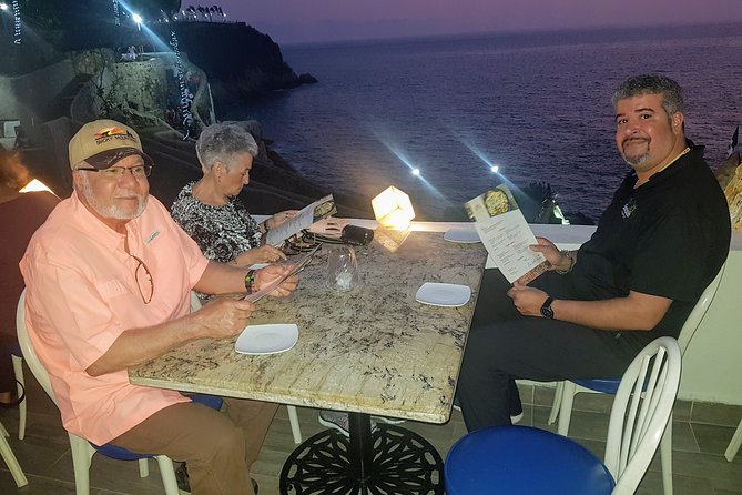 Cliff Diver De Luxe with Different Options at "La Quebrada" - What dinner may look like