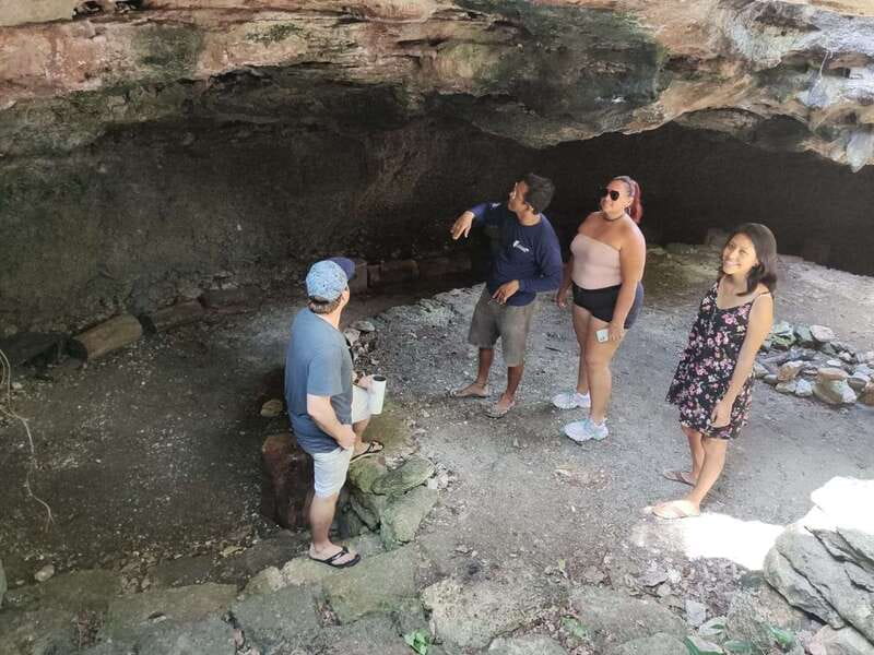 Cozumel: 5-Hour Private Caves and Ruins Tour with Lunch - Meeting your guide near the cruise piers