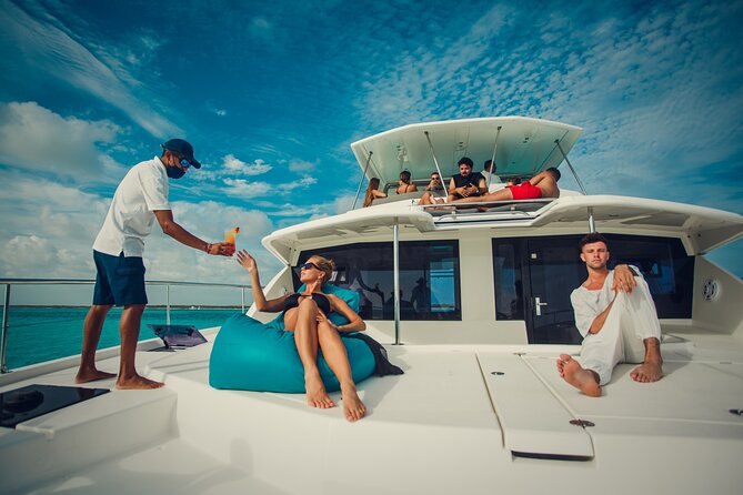 Cozumel All Inclusive: Coast & Relax 4h on 51' Leopard - Cozumel Beaches and the Optional El Cielo Tender