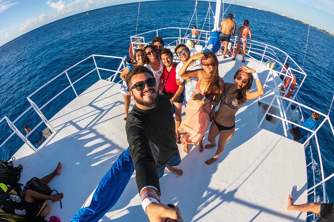 Cozumel Catamaran Snorkeling Tour & lunch® - Crew service and the organization question