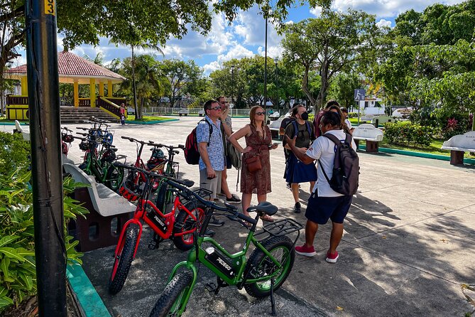 Cozumel: City Tour by E-bike - Corpus Christi and 3 de Mayo Park