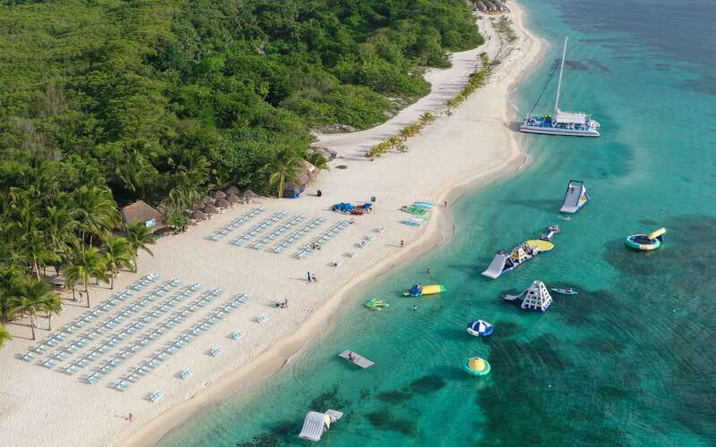 Cozumel: El Cielo, Palancar Reef, and Beach Party with Food - Life aboard the 65-foot Fury Catamaran