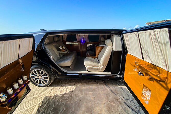 Deluxe GMC Limousine from Cancun Airport to Puerto Morelos - A direct 30-minute ride to Puerto Morelos