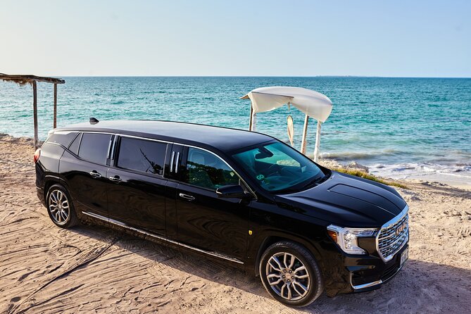 Deluxe GMC Limousine from CUN Airport to Cancun Hotel Zone - A private arrival at Cancun Airport