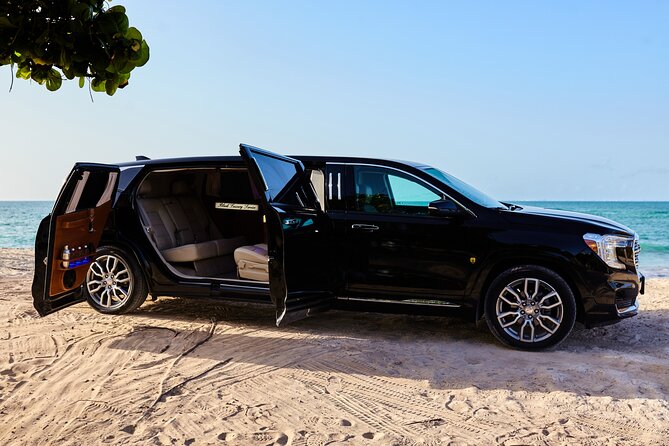 Deluxe GMC Limousine from CUN Airport to Playa Mujeres - How to make the airport pickup easier