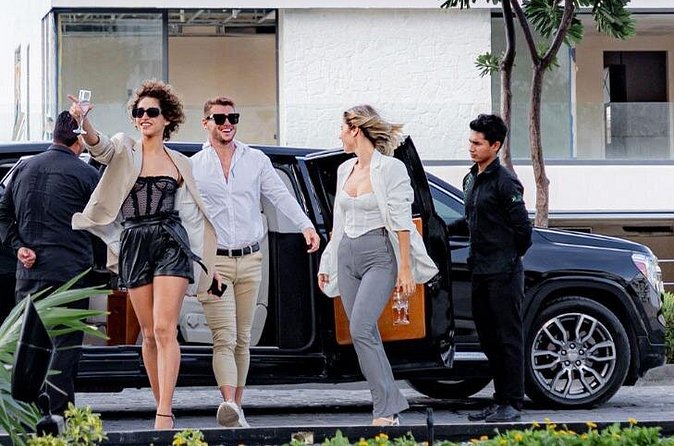 Deluxe Limousine GMC from Cancun Airport - The price, $187 for up to four people